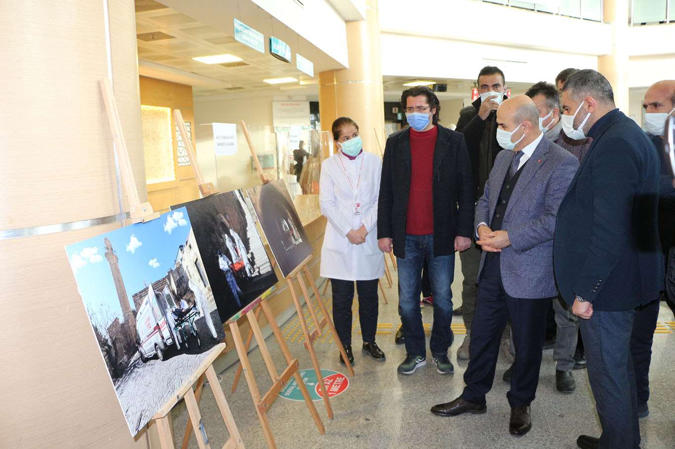 Mardin'de Covid-19 ve sağlık çalışanlarını konu alan fotoğraf sergisi açıldı